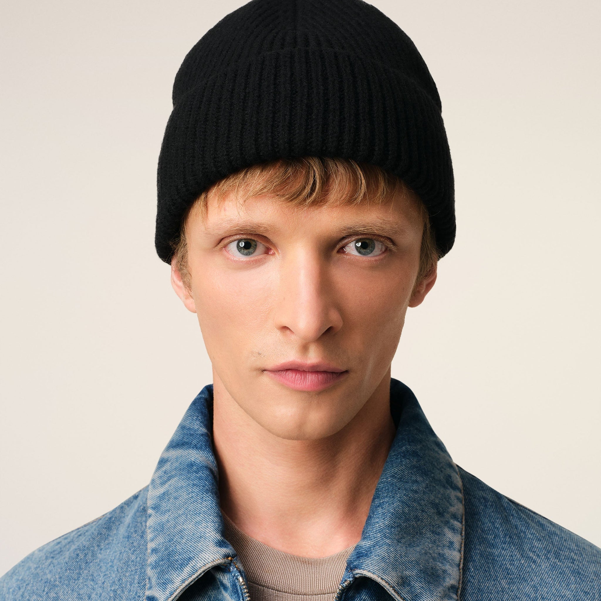 Black Merino Wool Ami De Coeur Beanie