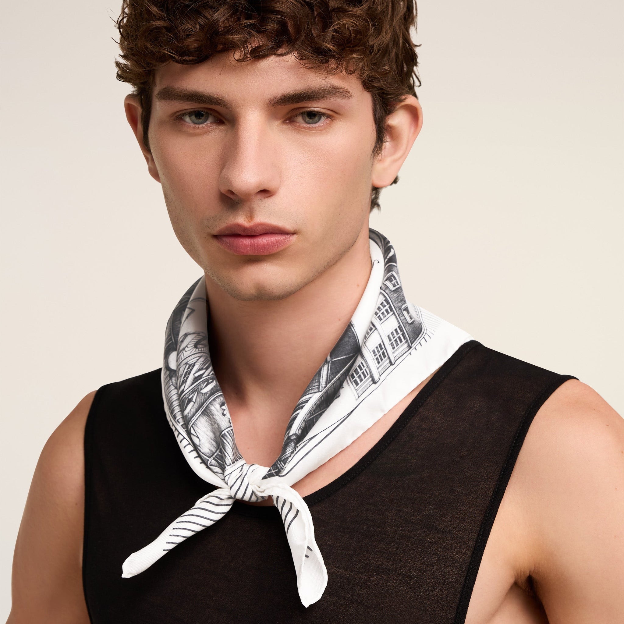 Place Des Victoires Scarf