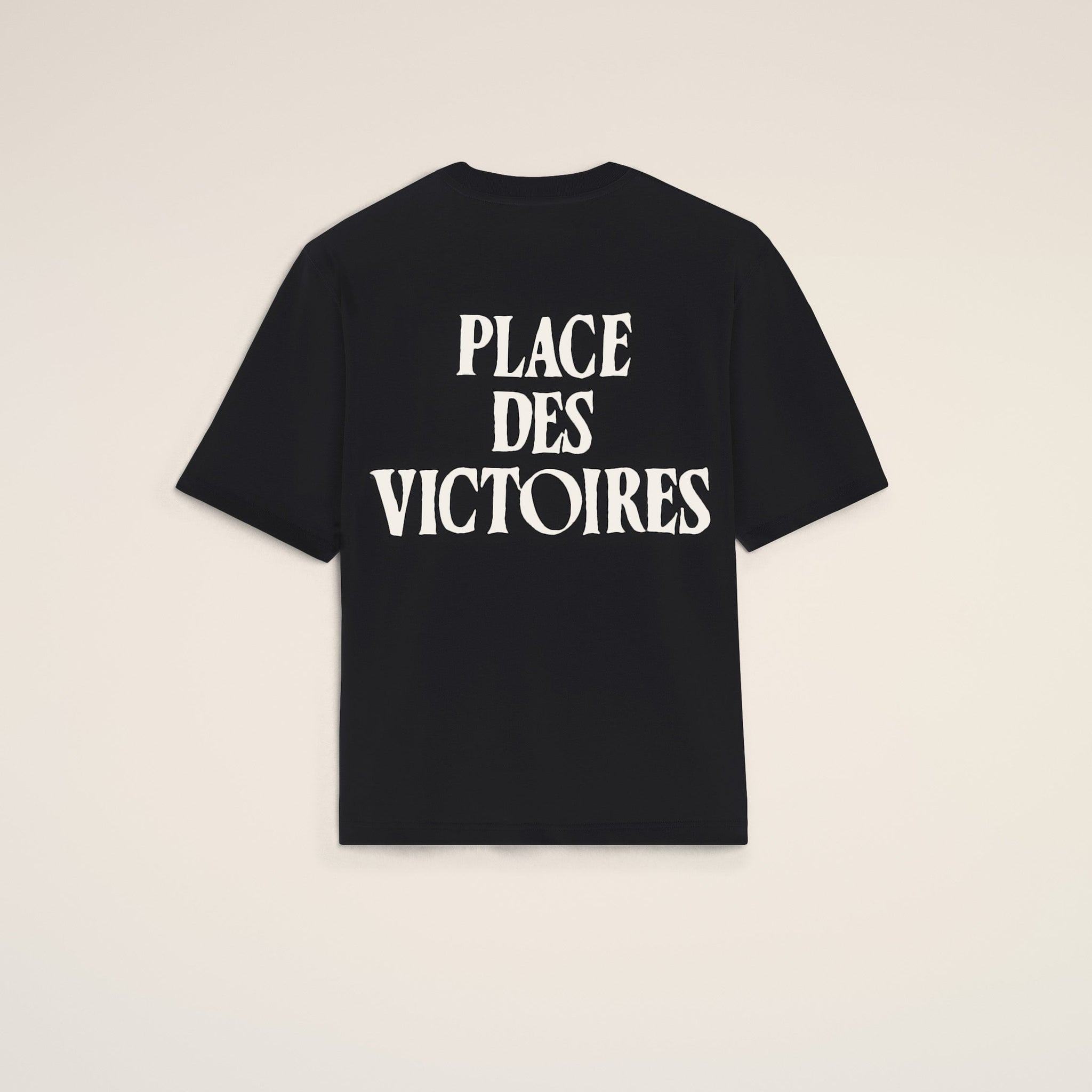 Black t-shirt Ami de Coeur and "Place des Victoires" print on the back